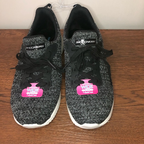 Brand new size 8 wide fit sketchers sneakers with memory foam - Picture 6 of 6